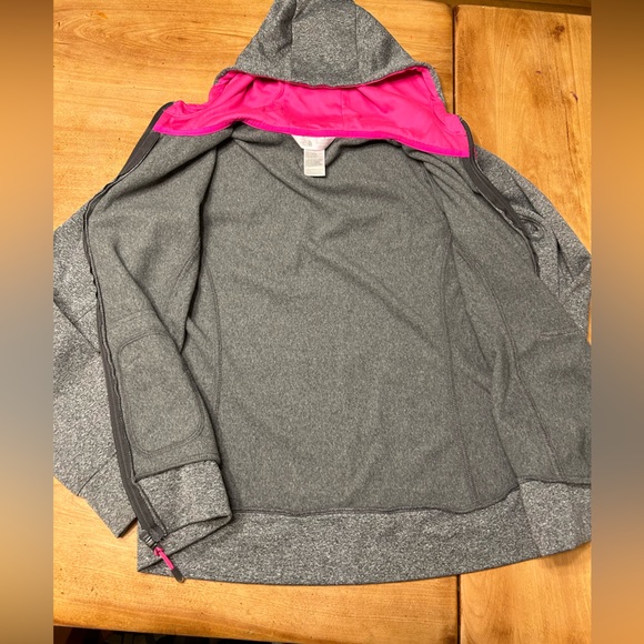 Zip up Gray hoodie with a pop of pink 💕💕 - Picture 2 of 5
